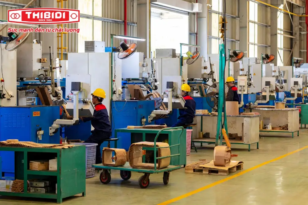 Một ngày làm việc tại nhà máy - Quấn dây máy biến áp